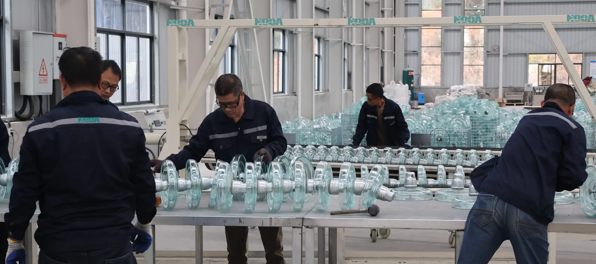 glass insulator factory
