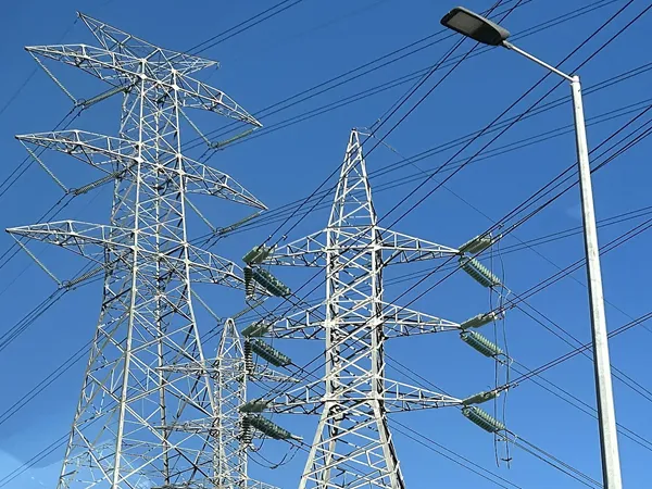 Glass insulators for power lines,High-voltage glass insulators,Glass vs porcelain insulators