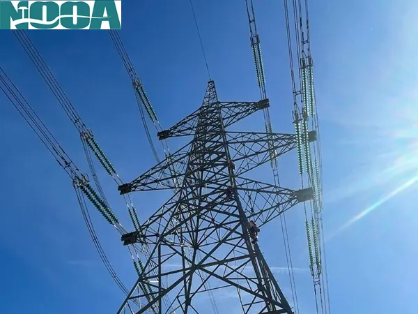 Why Are Glass Insulators the Preferred Choice for Ultra-High Voltage AC Transmission Lines?